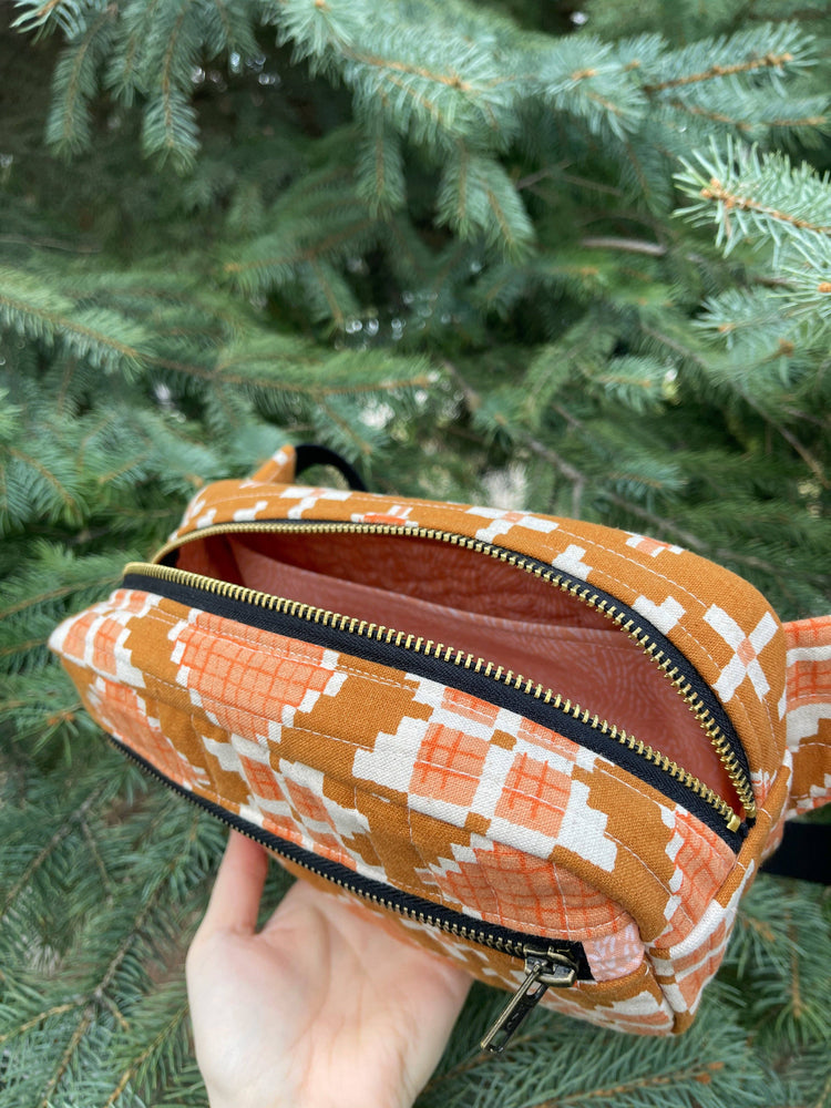 The Blanket Statement - Emerson Crossbody Paper Pattern